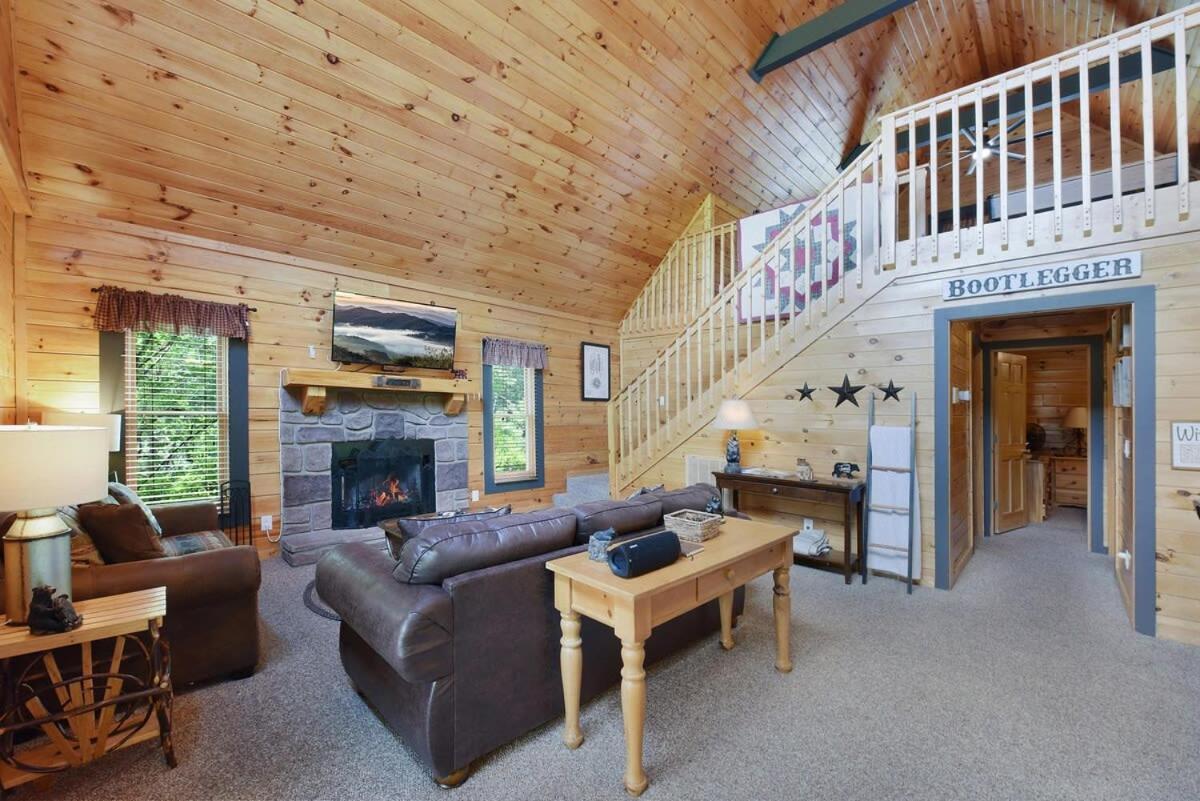 Ryes And Shine Bootlegger'S Cabin! Hot Tub* Pool* Arcade* Billiards *Ev * Pet Friendly Sevierville Exterior foto