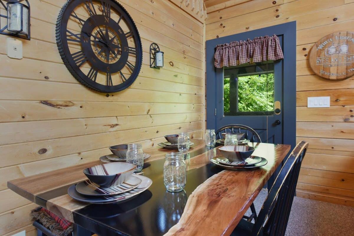Ryes And Shine Bootlegger'S Cabin! Hot Tub* Pool* Arcade* Billiards *Ev * Pet Friendly Sevierville Exterior foto